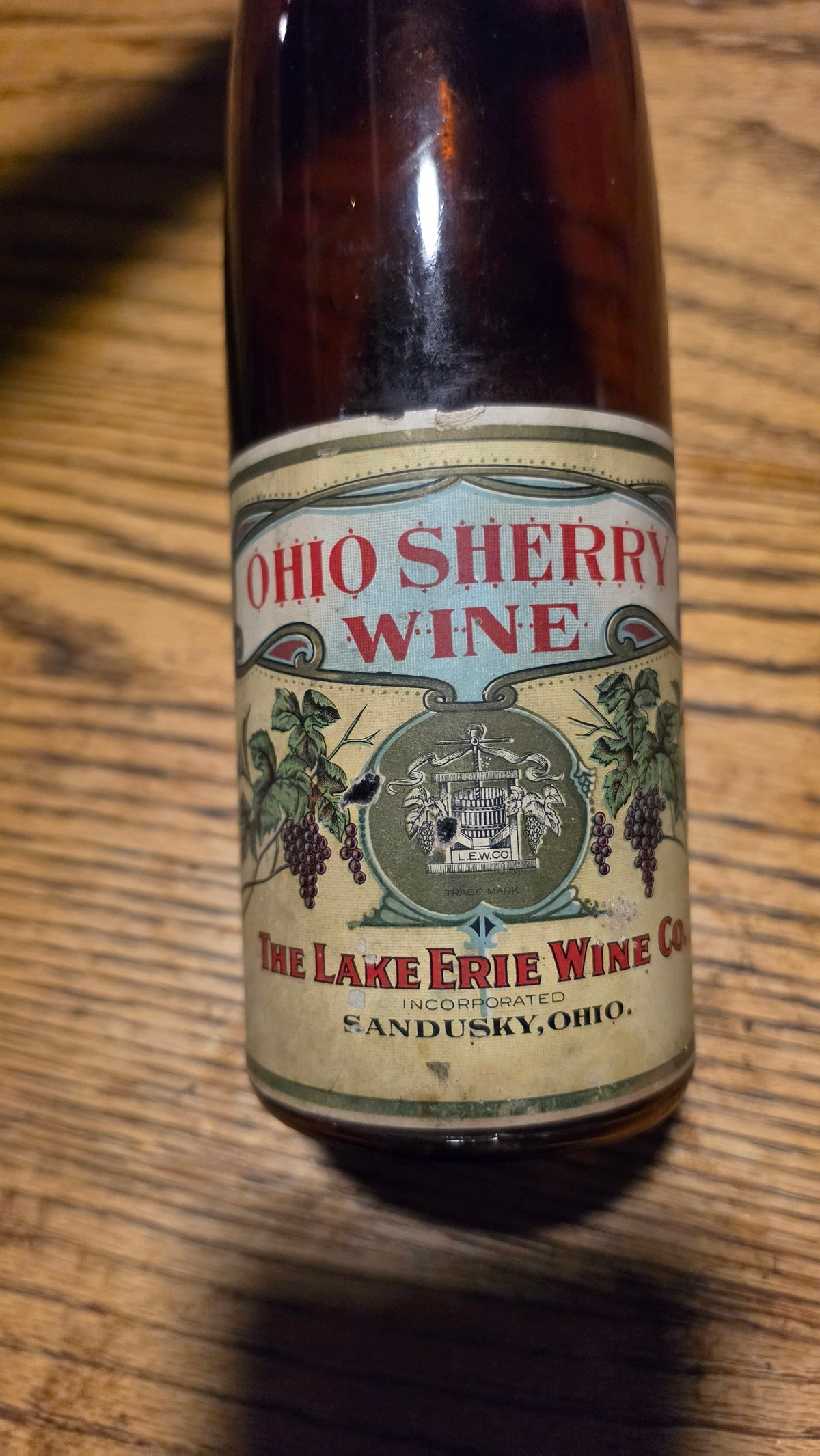 Lake Erie Wine Co Ohio Sherry Wine Sandusky Ohio bottle 1900s–1910s